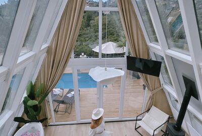 Isıtmalı Havuzlu Muhafazakar Bungalov ve Jakuzili Tiny House